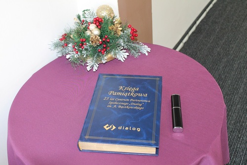 Księga pamiątkowa - 25 lat Centrum Partnerstwa Społecznego "Dialog"